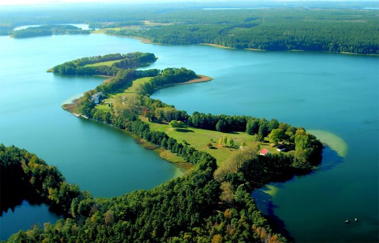 Wakacje na mazurach - co warto zobaczyć i jakie są atrakcje?